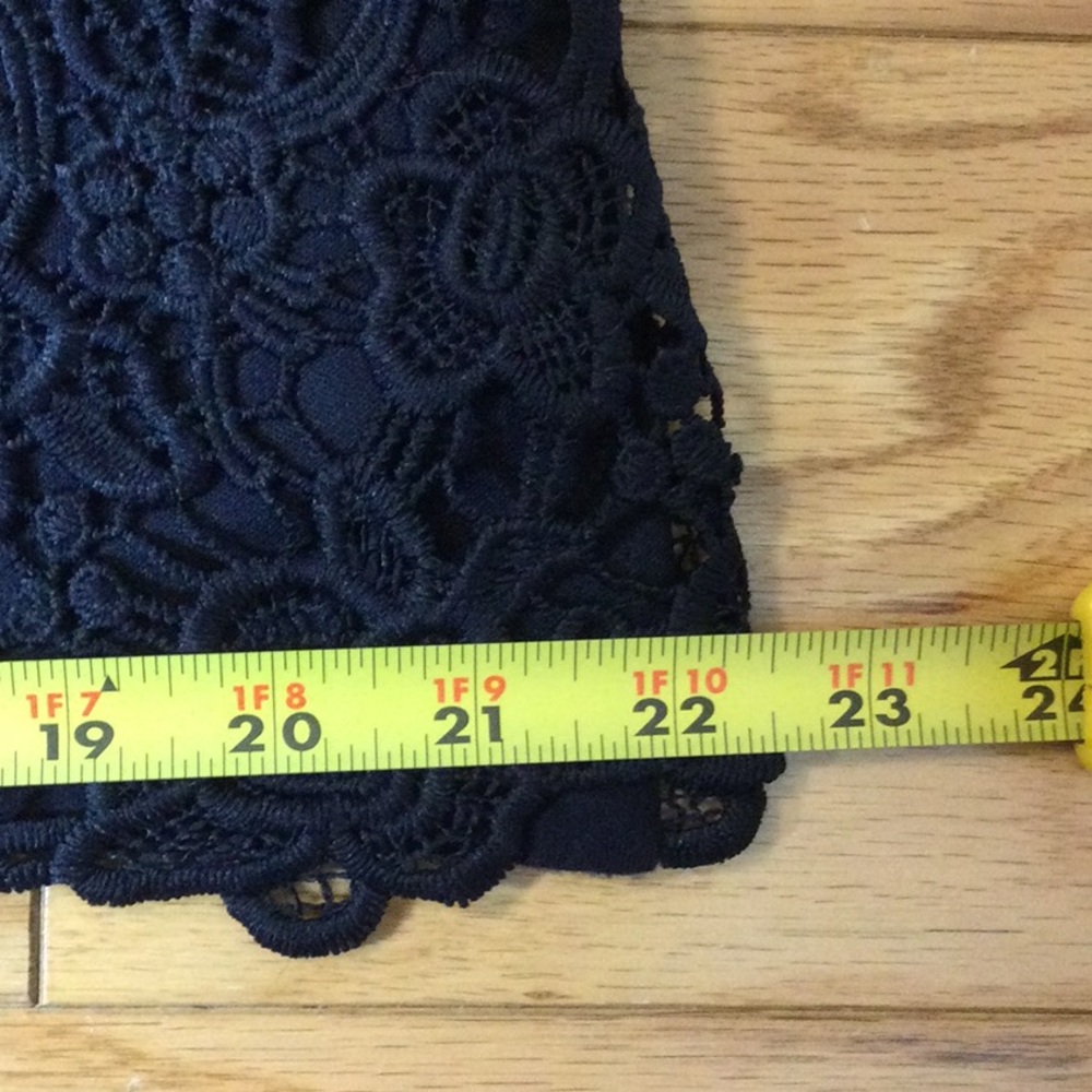 L Nanette Lepore navy lace overlay stretch top - Picture 10 of 15